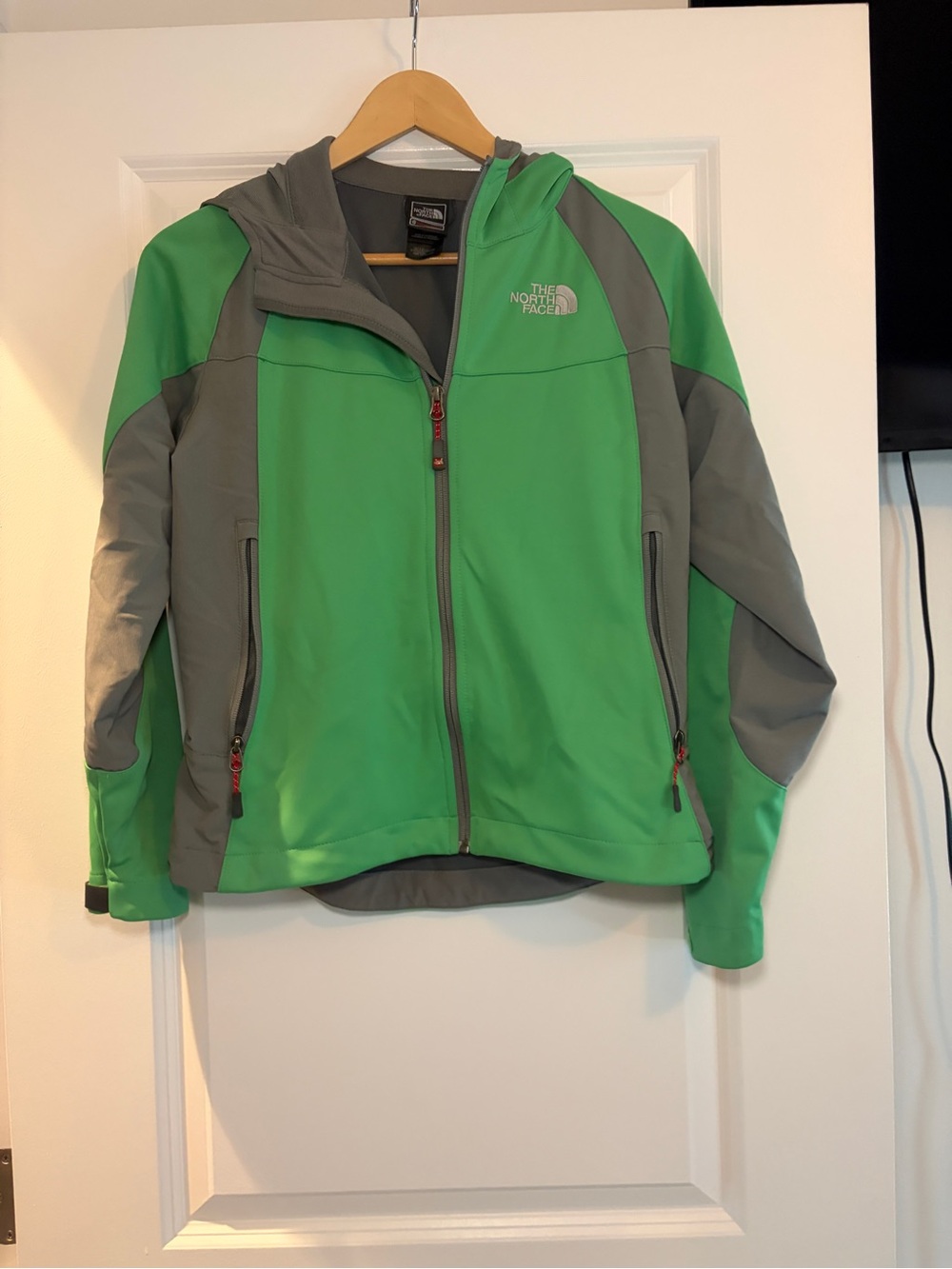 The North Face | Green and Gray Hooded Summit Series Rain Jacket